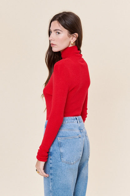 Slim-Fit Pullover aus Kaschmir-Mix mit hohem Kragen