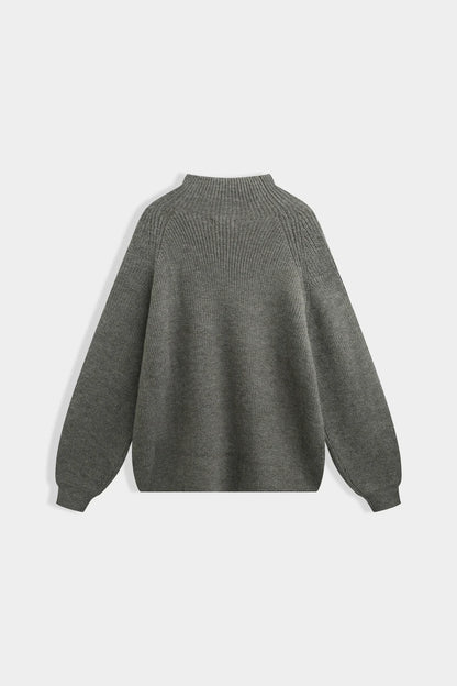 Rippstrickpullover mit voluminösen Ärmeln