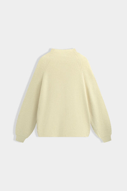Rippstrickpullover mit voluminösen Ärmeln