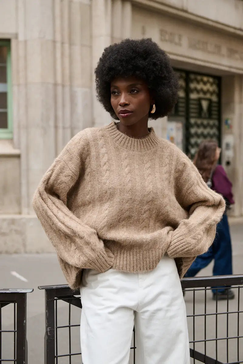 Oversize Rollkragenpullover mit Zopfmuster