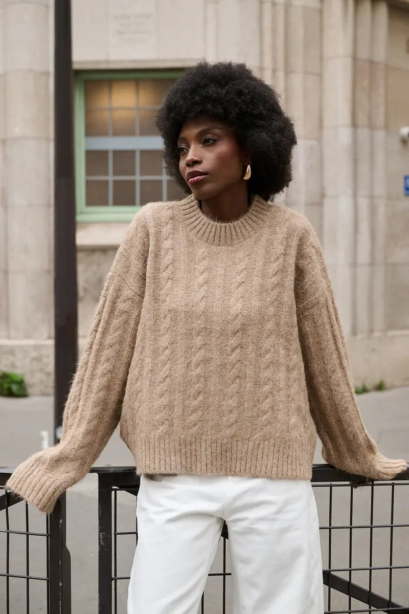 Oversize Rollkragenpullover mit Zopfmuster