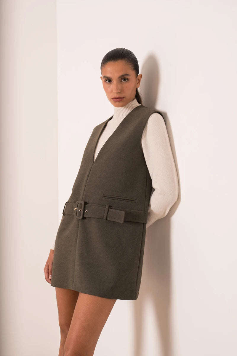 Gürtel-Trägerkleid