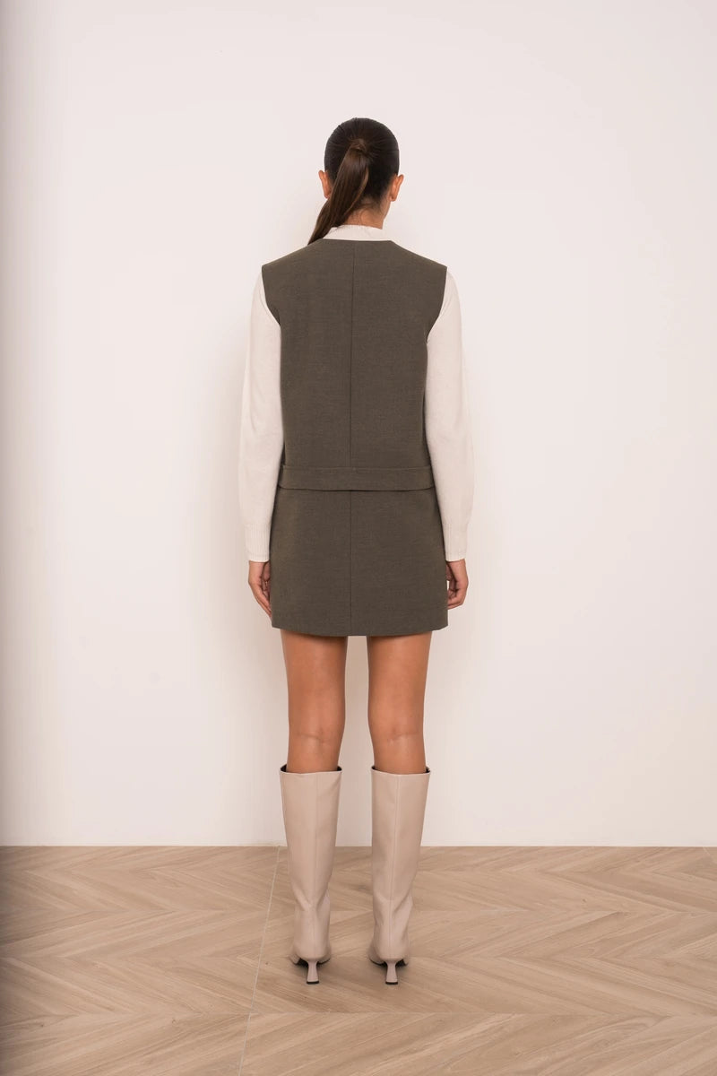 Gürtel-Trägerkleid