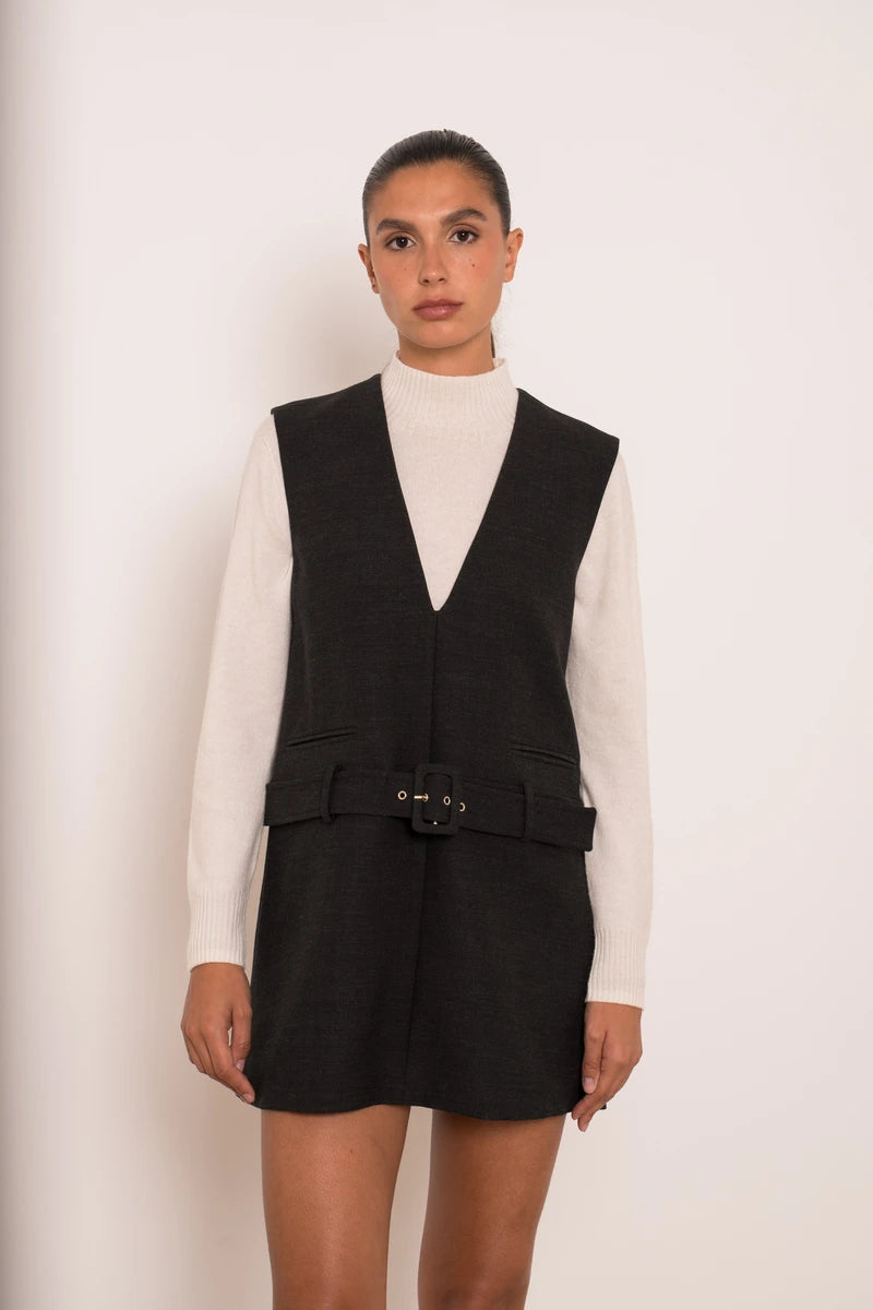 Gürtel-Trägerkleid