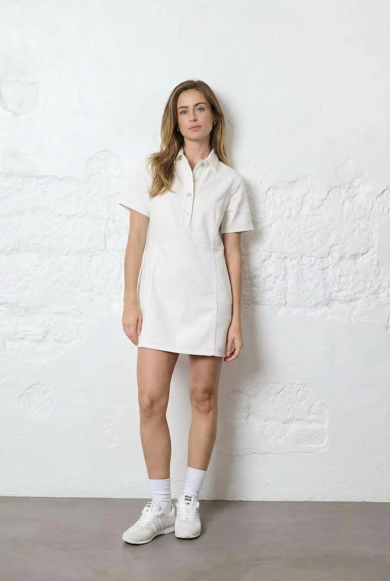 Figurbetontes Jeanskleid