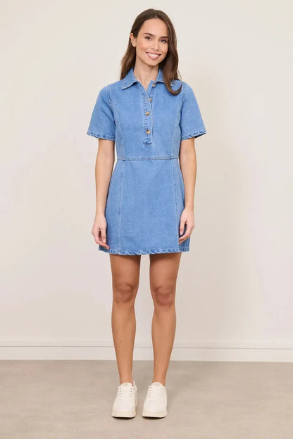 Figurbetontes Jeanskleid