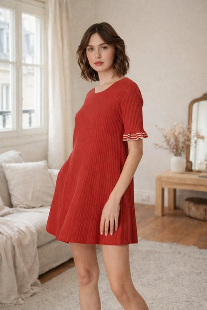 Rippstrick-Minikleid mit Rückenausschnitt