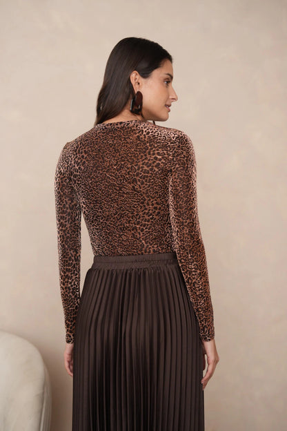Glänzendes T-Shirt mit Leoparden-muster