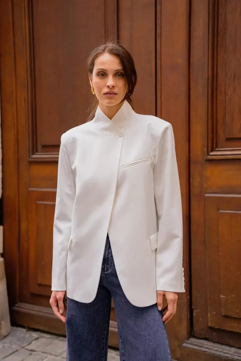 Strukturierter Blazer mit asymmetrischem Verschluss