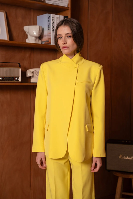 Strukturierter Blazer mit asymmetrischem Verschluss