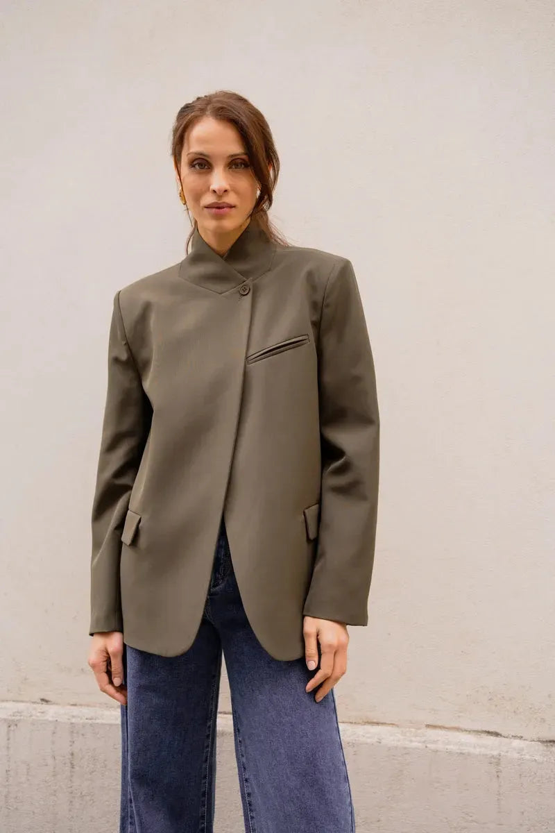 Strukturierter Blazer mit asymmetrischem Verschluss