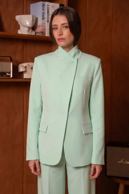 Strukturierter Blazer mit asymmetrischem Verschluss