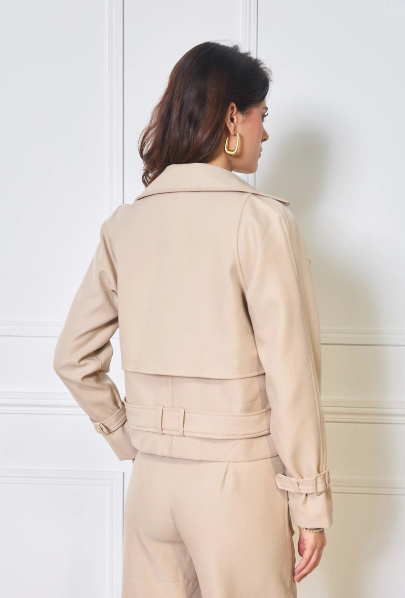 Kurzer zweireihiger Trenchcoat