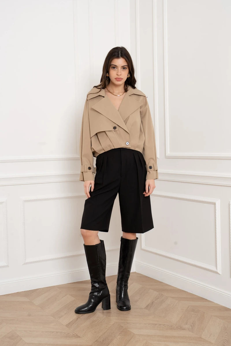 Cropped Trenchcoat mit asymmetrischem Verschluss