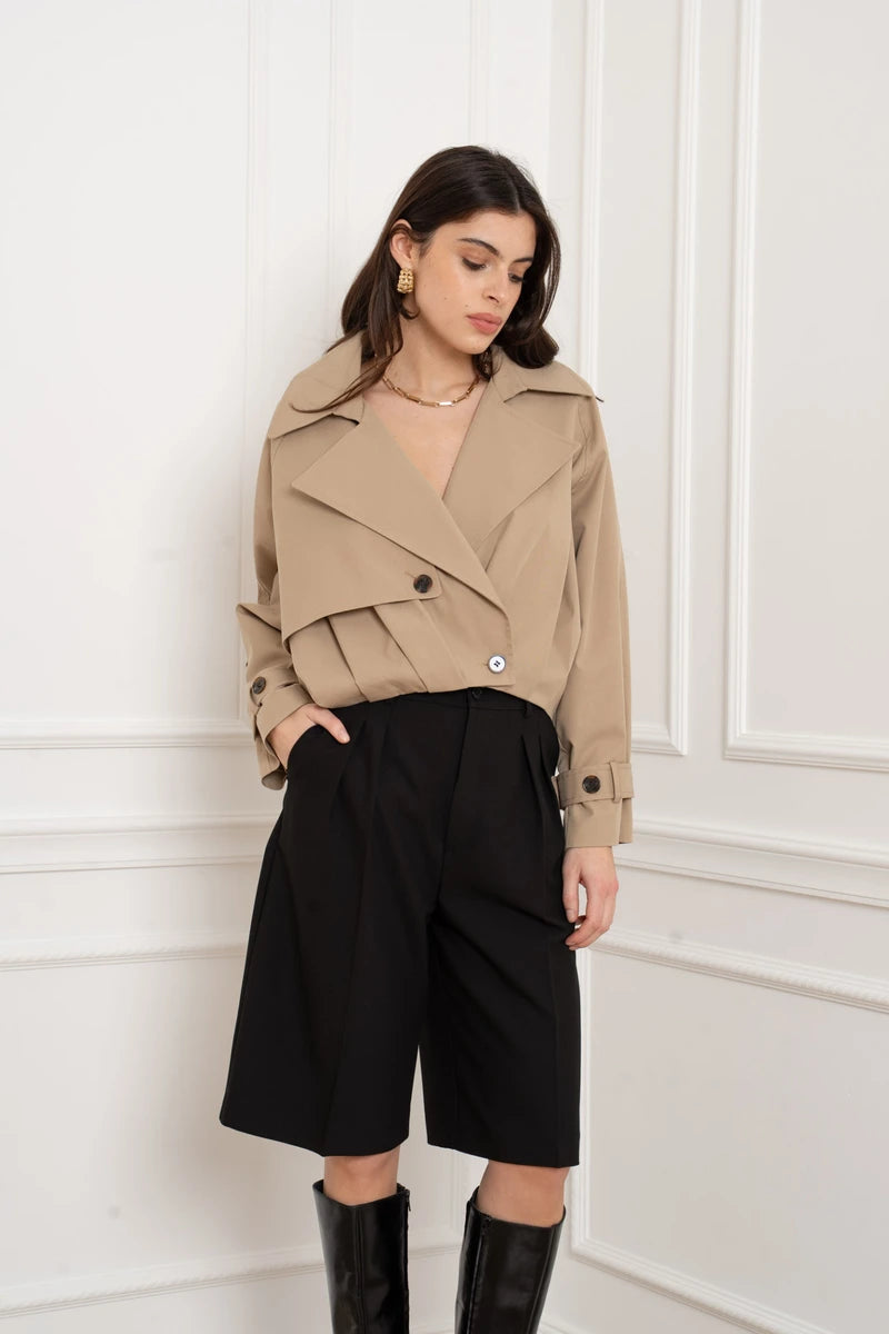 Cropped Trenchcoat mit asymmetrischem Verschluss