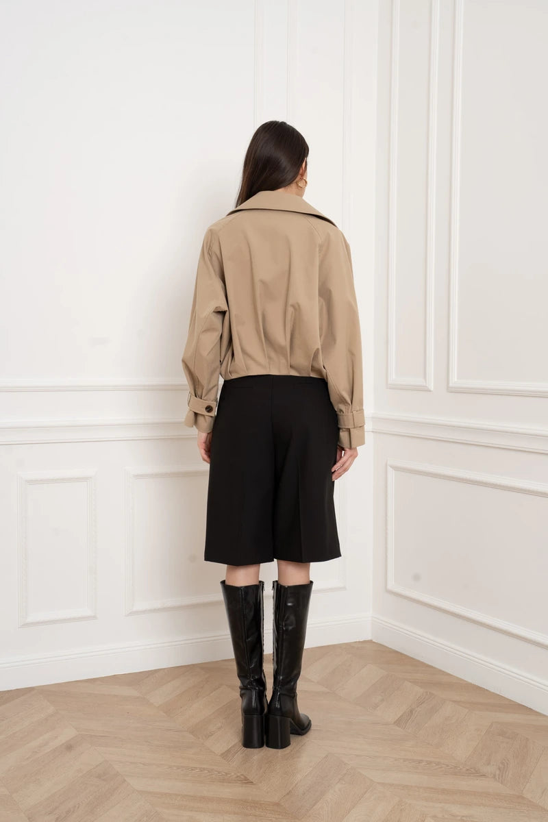 Cropped Trenchcoat mit asymmetrischem Verschluss