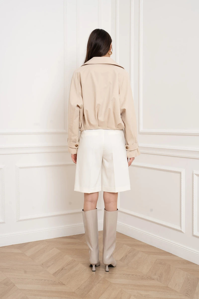 Cropped Trenchcoat mit asymmetrischem Verschluss