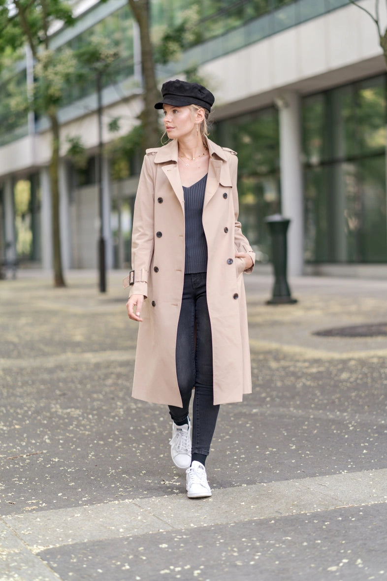 Langer, schlichter Trenchcoat mit Gürtel