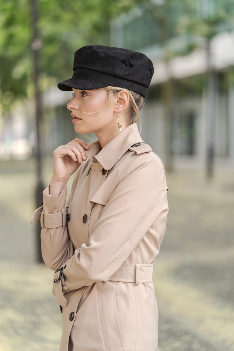 Langer, schlichter Trenchcoat mit Gürtel
