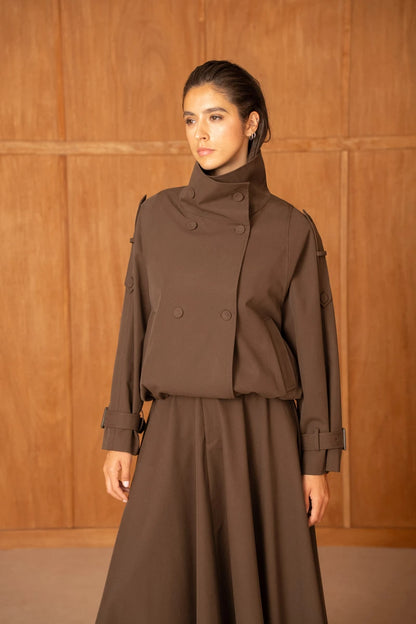 Kurze, oversized Trenchjacke mit Wickelkragen