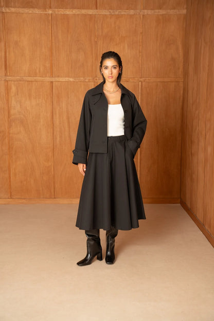 Kurze Jacke mit umwandelbarem Reverskragen