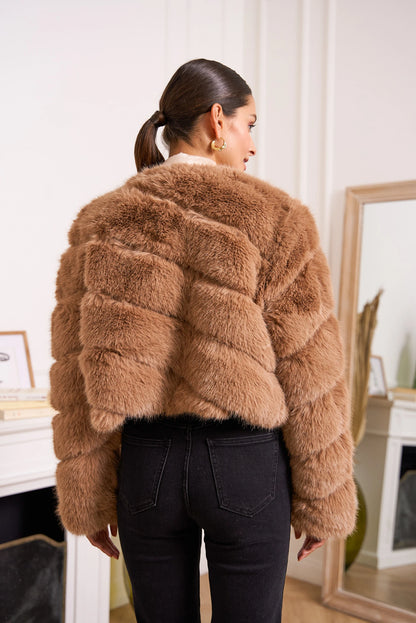 Kurze Kunstpelzjacke