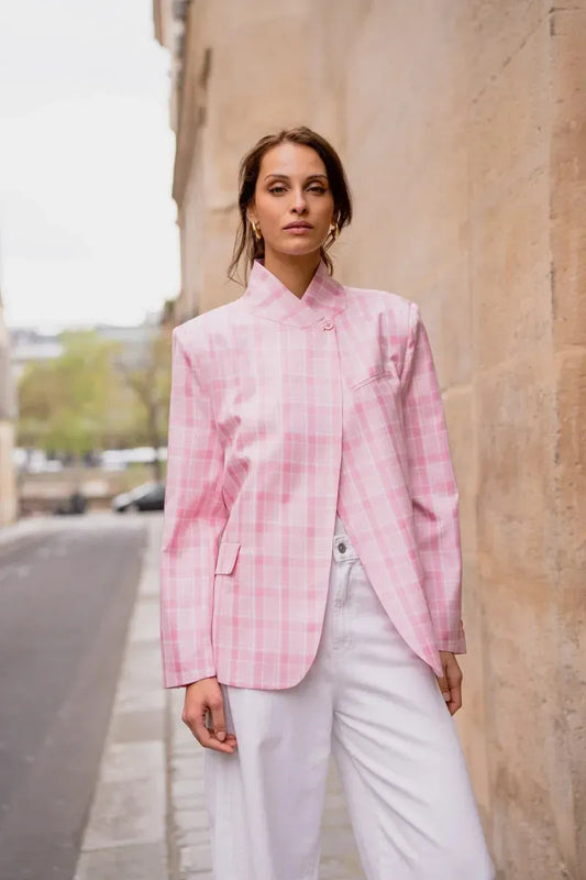Strukturierter Karo-Blazer mit asymmetrischem Stehkragen