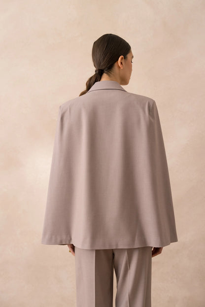 Oversize-Cape mit erstklassigen Details